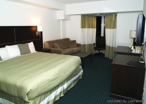 Niagara Plaza Hotel By Fairbridge Oda fotoğraf